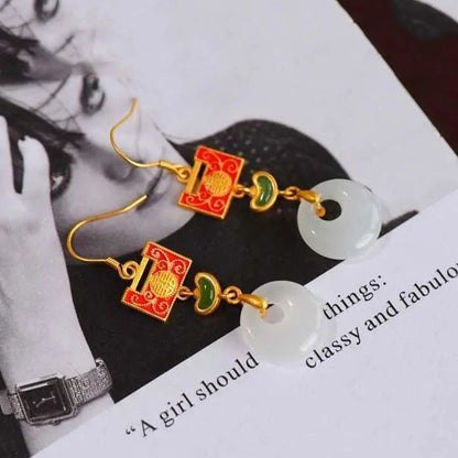 Charming Gold Earring for Any Occasion