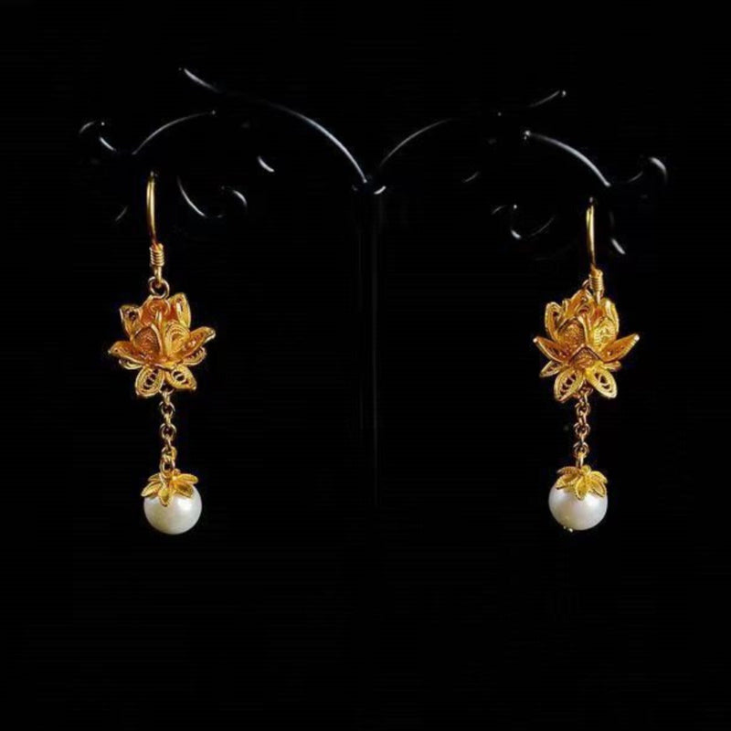 Romantic Pearl Earring for Special Moments