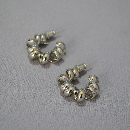 Beautiful Gold Earring with Unique Style