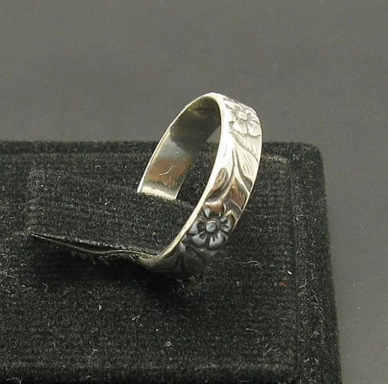 Stunning Silver Ring for Daily Wear