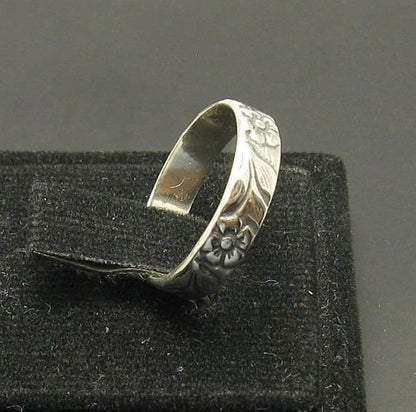 Stunning Silver Ring for Daily Wear
