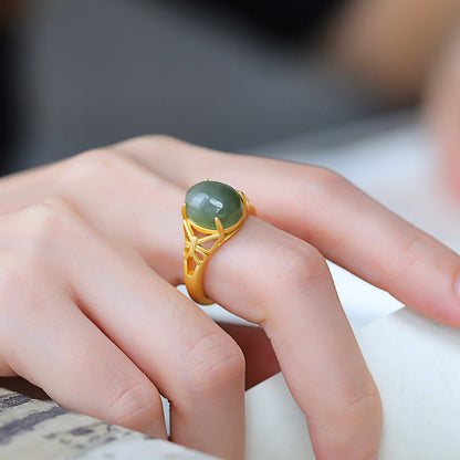 Classic Gold Ring with Timeless Appeal