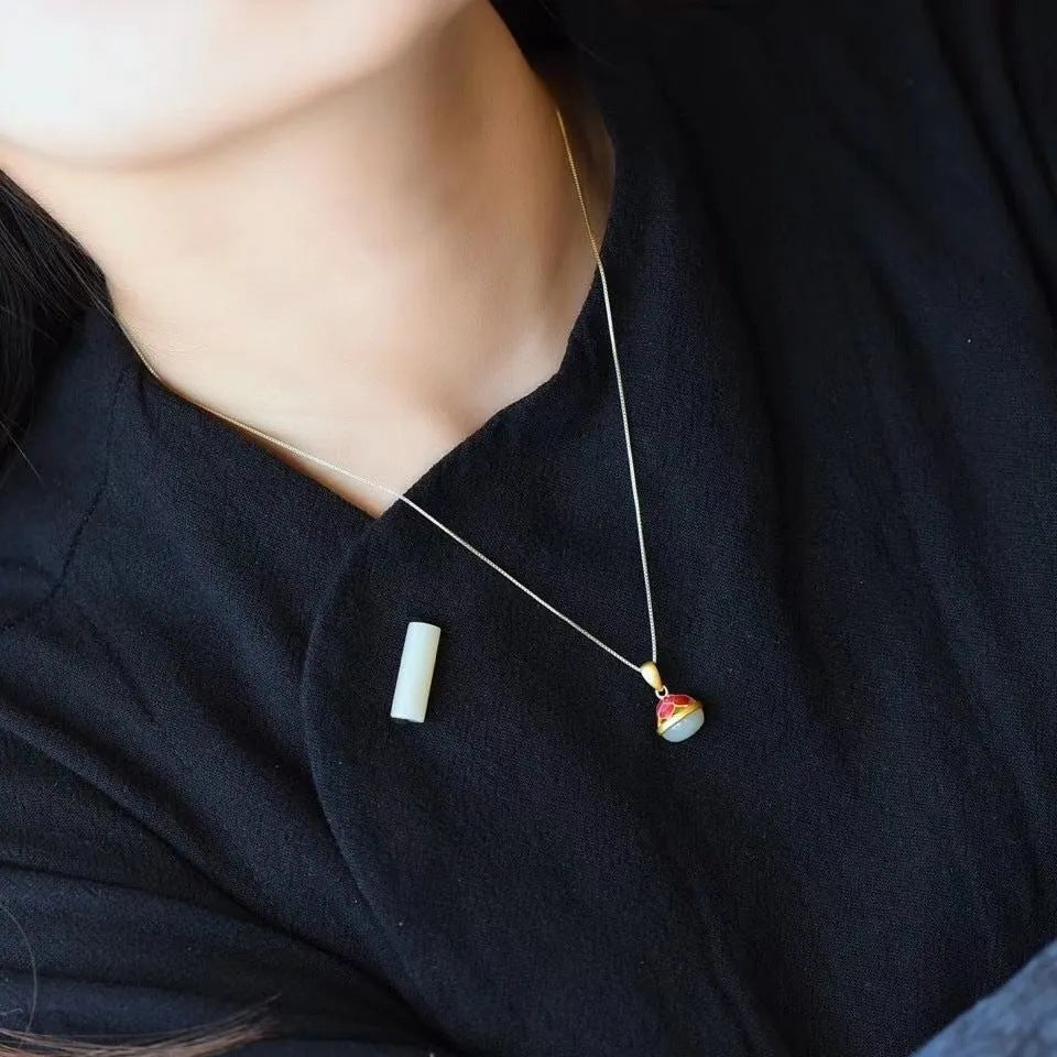 Beautiful Gold Necklace with Unique Style