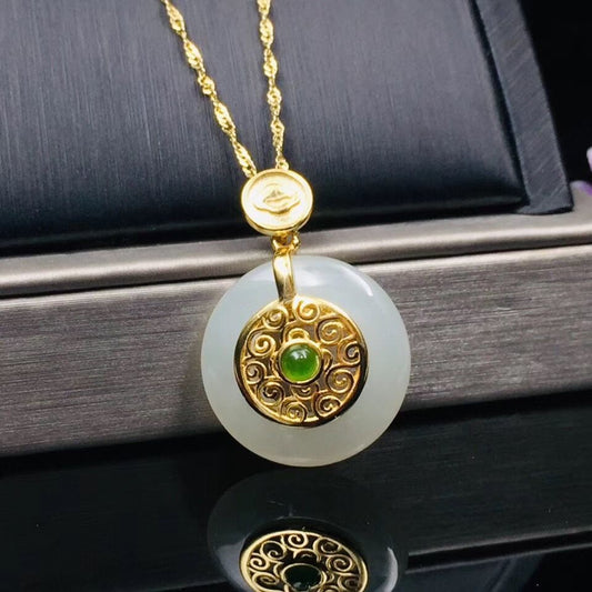 Romantic Gold Necklace for Special Moments