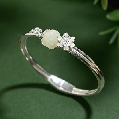 Classic Silver Bracelet with Timeless Appeal