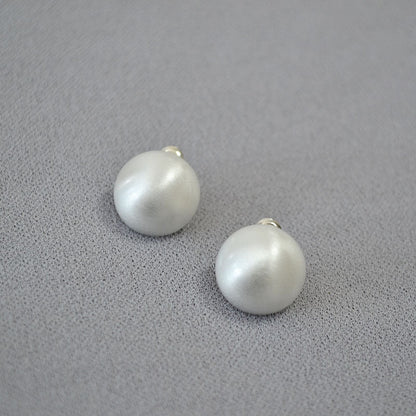 Charming Silver Earring for Any Occasion