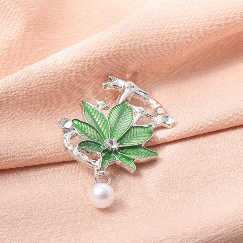 Charming Pearl Piece for Any Occasion