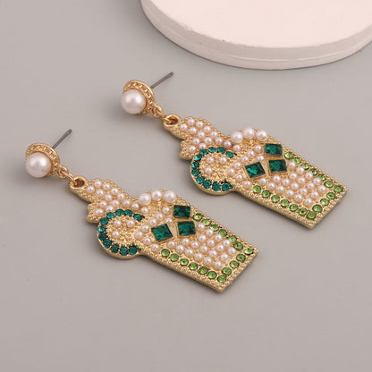 Classic Pearl Earring with Timeless Appeal