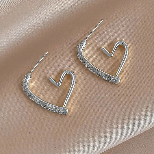 Charming Earring for Any Occasion