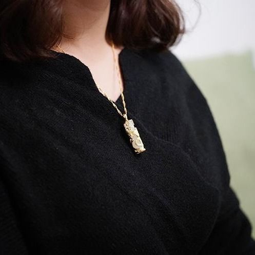 Beautiful Gold Necklace with Unique Style