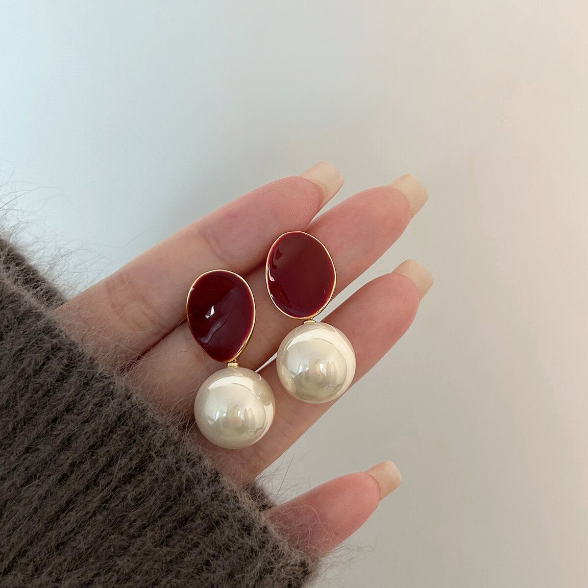 Charming Pearl Earring for Any Occasion
