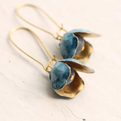 Beautiful Gold Earring with Unique Style