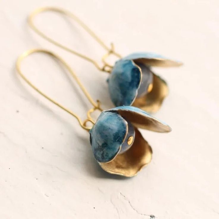 Beautiful Gold Earring with Unique Style