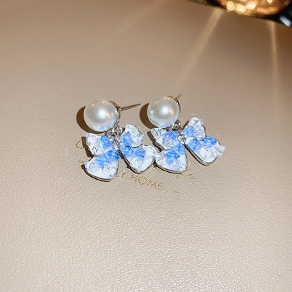 Classic Pearl Earring with Timeless Appeal