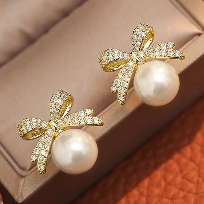 Charming Pearl Earring for Any Occasion