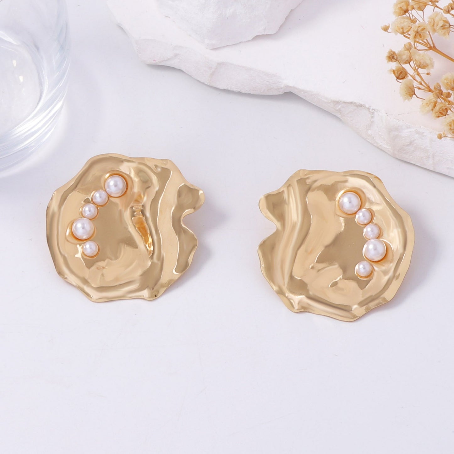Charming Pearl Earring for Any Occasion