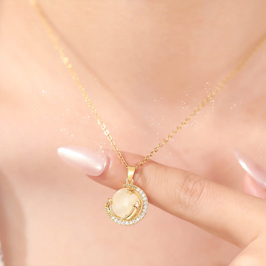 Stunning Gold Necklace for Daily Wear