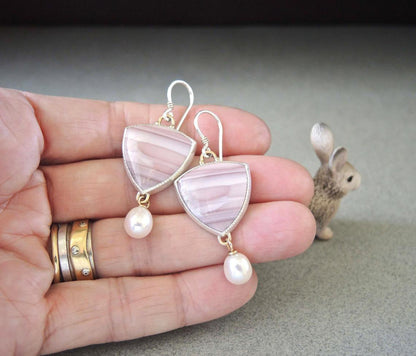 Classic Pearl Earring with Timeless Appeal