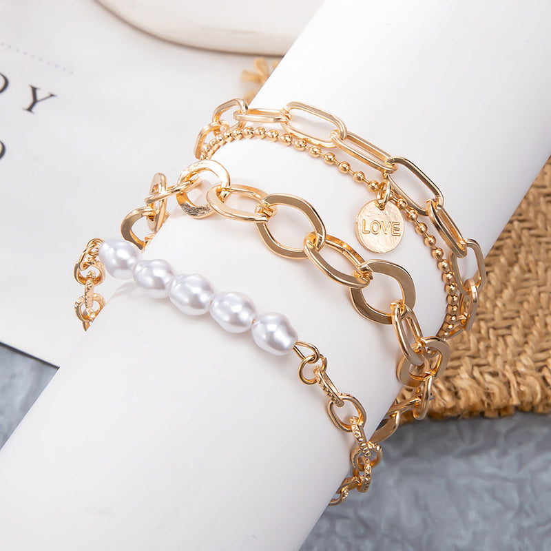 Classic Gold Bracelet with Timeless Appeal