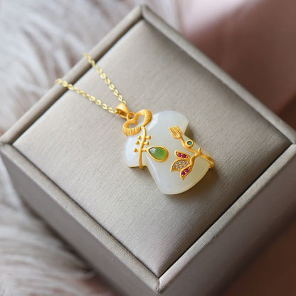 Beautiful Gold Necklace with Unique Style