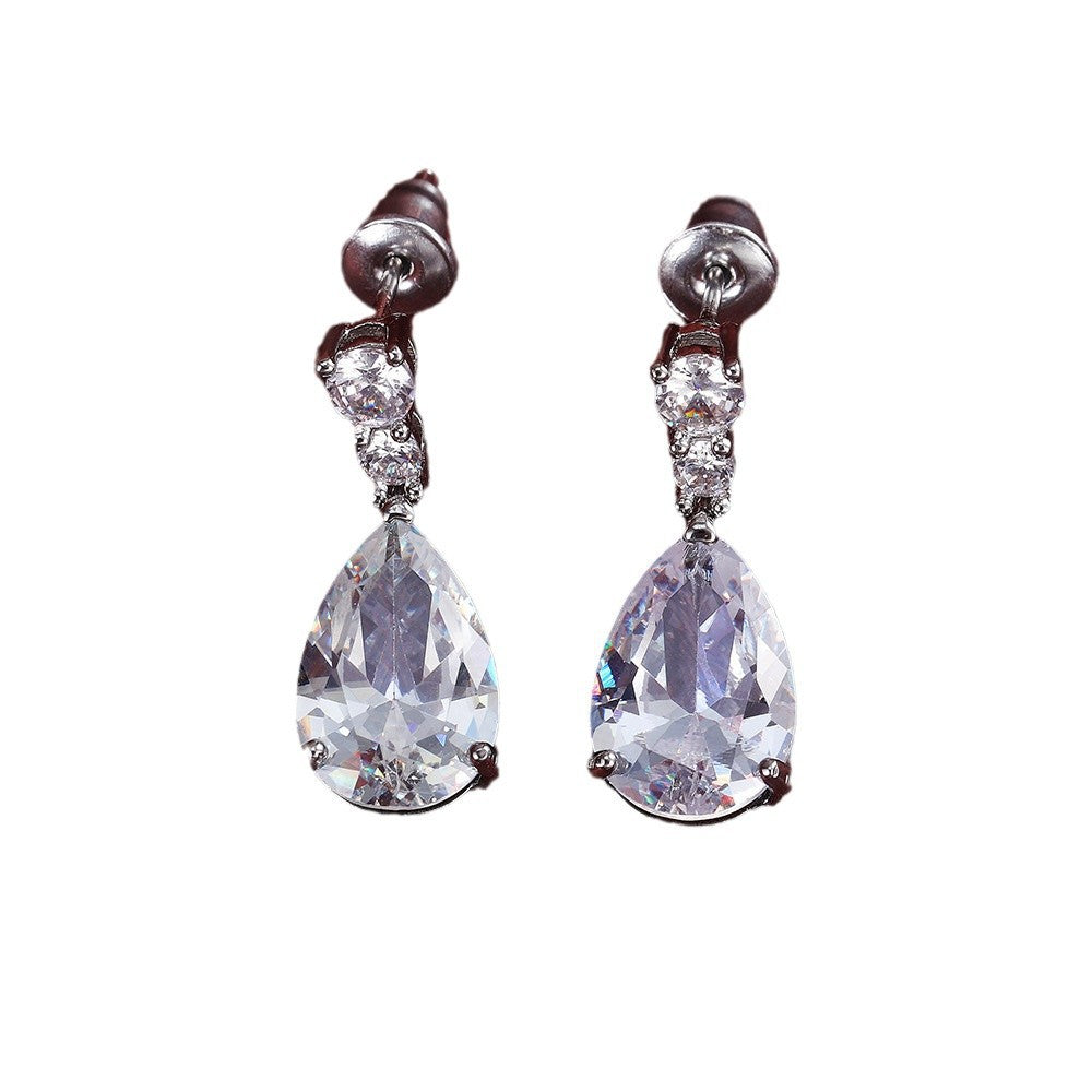 Charming Earring for Any Occasion
