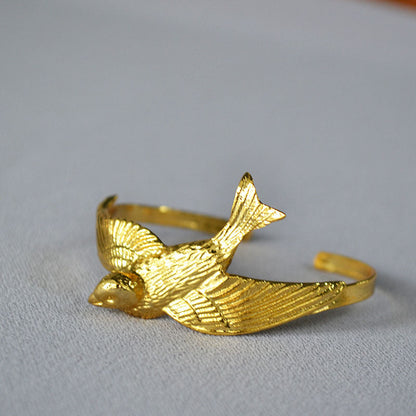 Stunning Gold Bracelet for Daily Wear