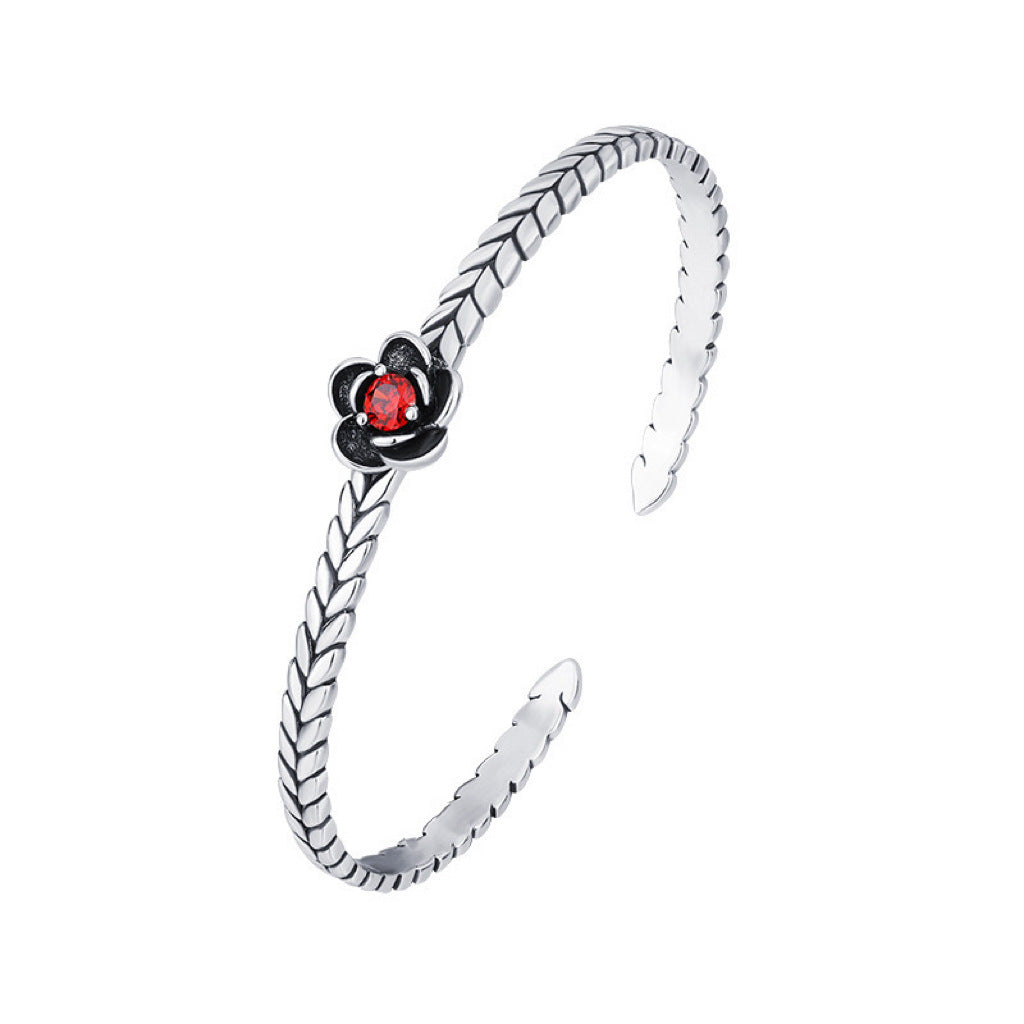 Beautiful Silver Bracelet with Unique Style