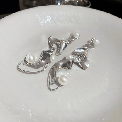 Charming Pearl Earring for Any Occasion