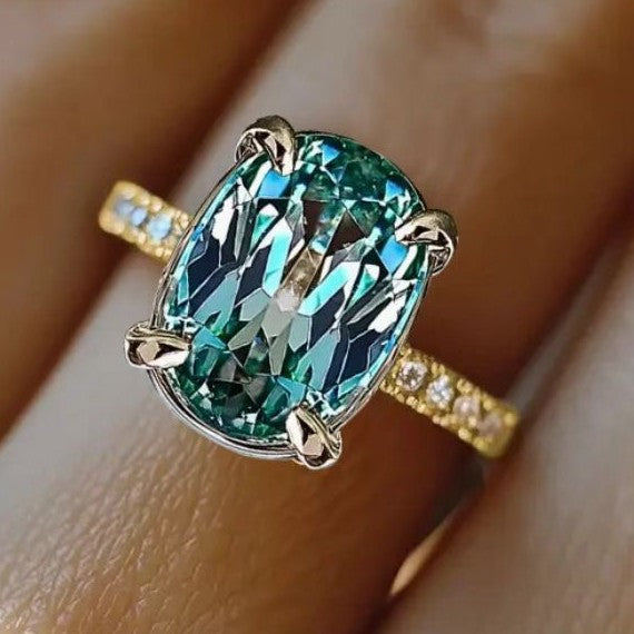 Classic Gold Ring with Timeless Appeal