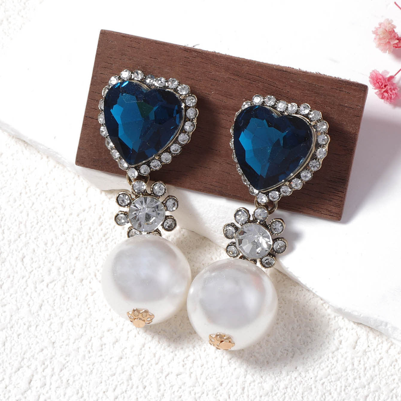 Charming Pearl Earring for Any Occasion