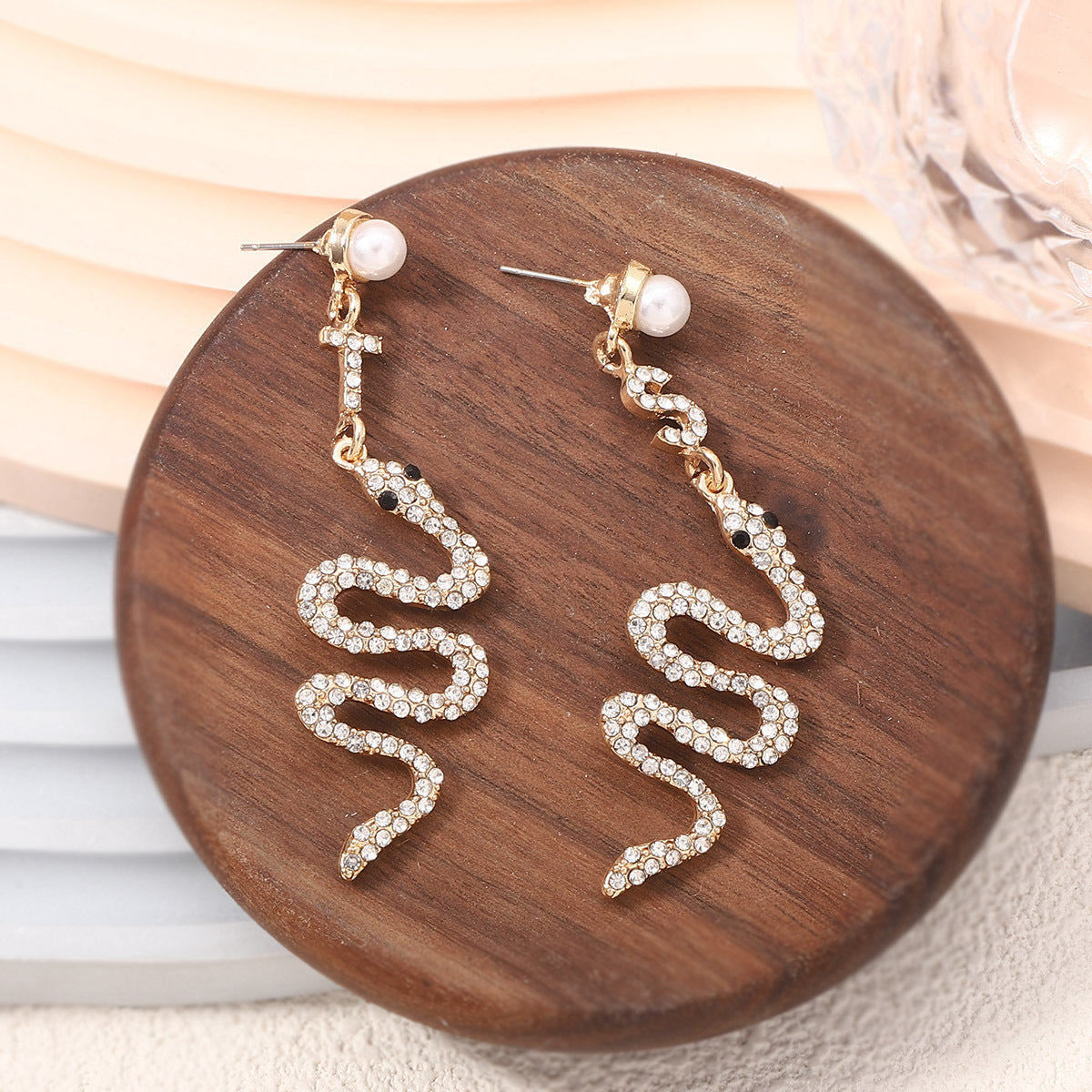 Romantic Pearl Earring for Special Moments