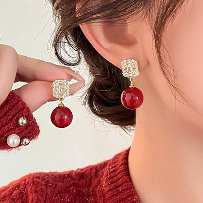 Romantic Pearl Earring for Special Moments