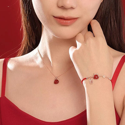 Romantic Silver Bracelet for Special Moments