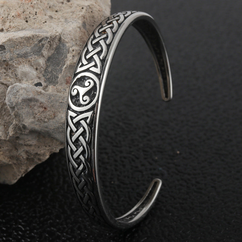 Beautiful Bracelet with Unique Style