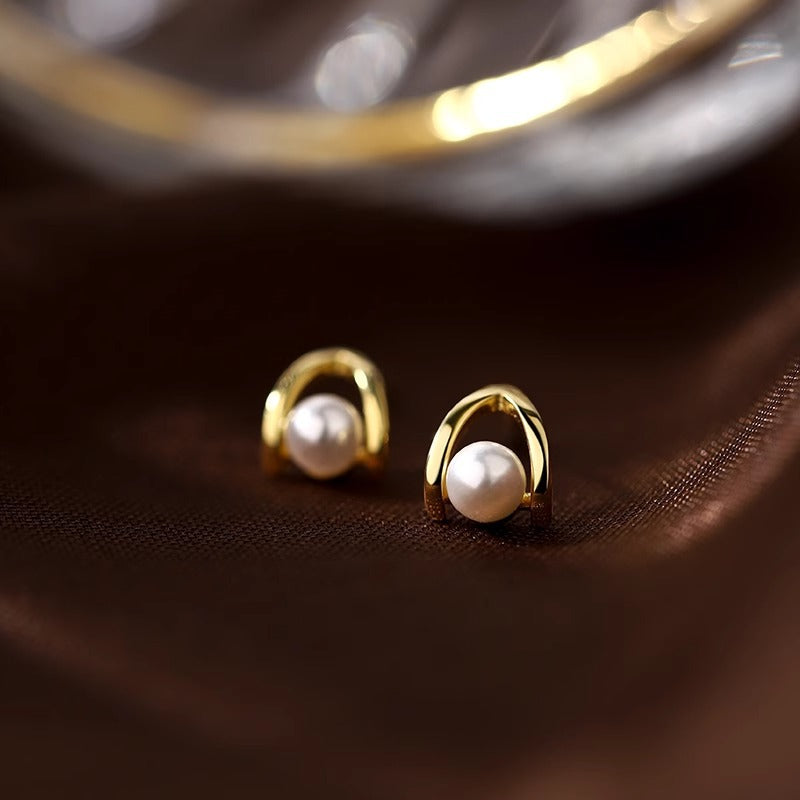 Romantic Pearl Earring for Special Moments