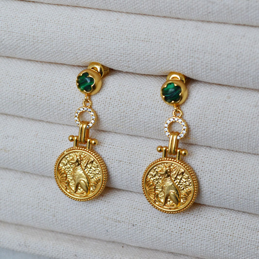Charming Gold Earring for Any Occasion