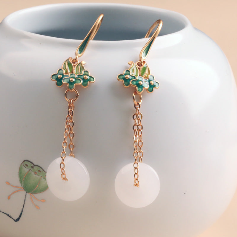Charming Earring for Any Occasion