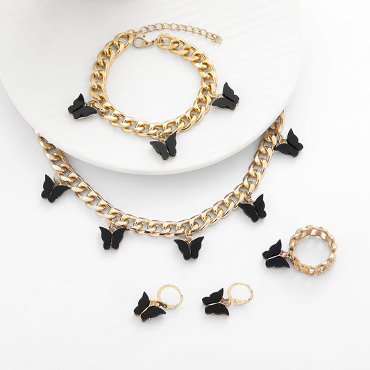 Classic Gold Necklace with Timeless Appeal