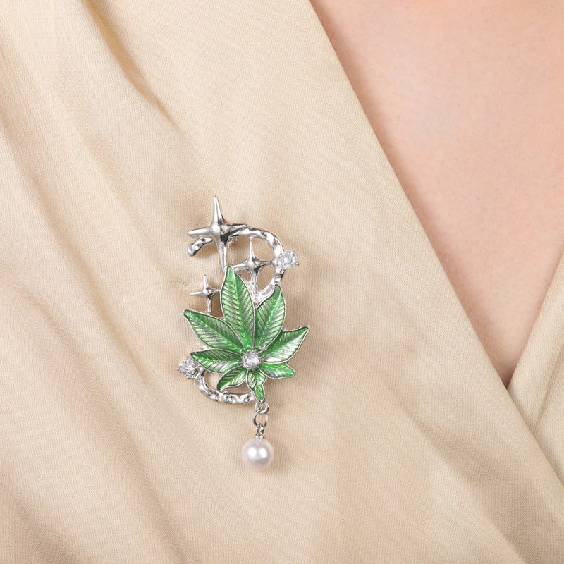 Charming Pearl Piece for Any Occasion