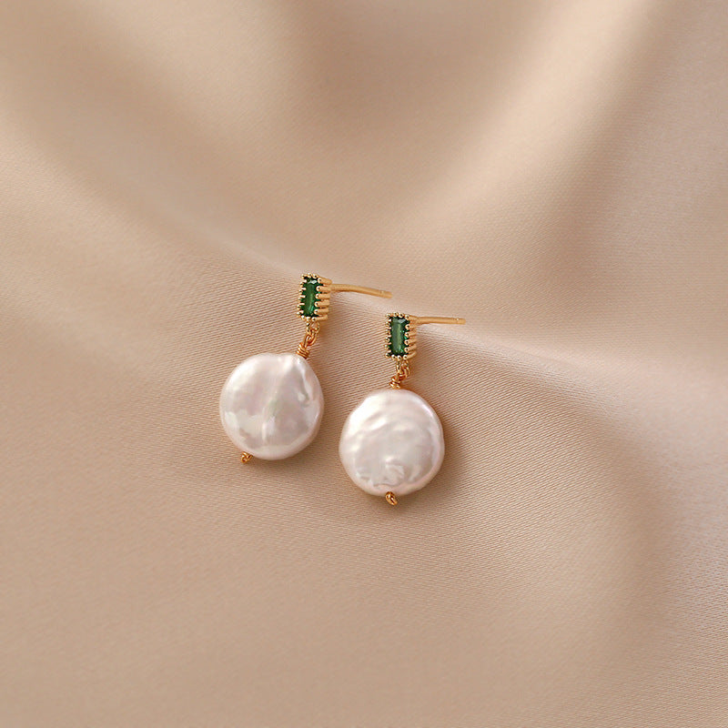 Classic Pearl Earring with Timeless Appeal