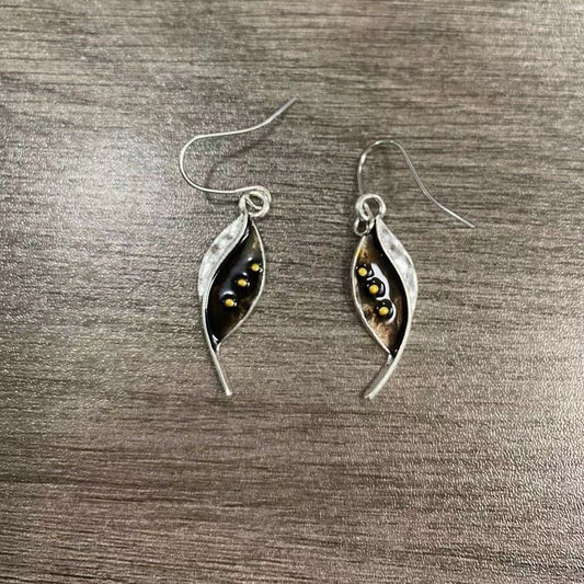 Delicate Artisan Gold Earring