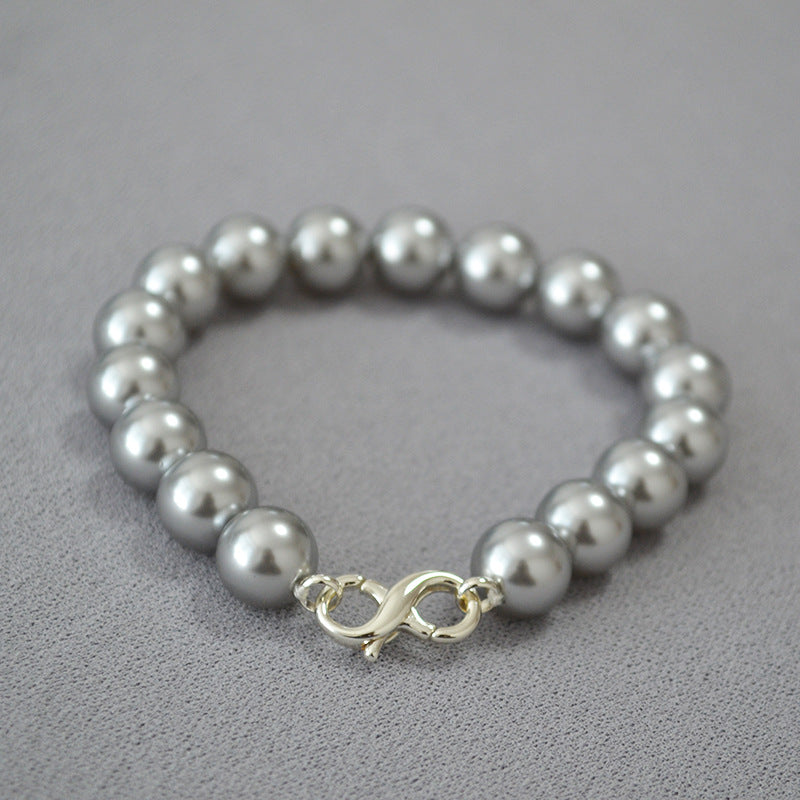 Classic Pearl Necklace with Timeless Appeal