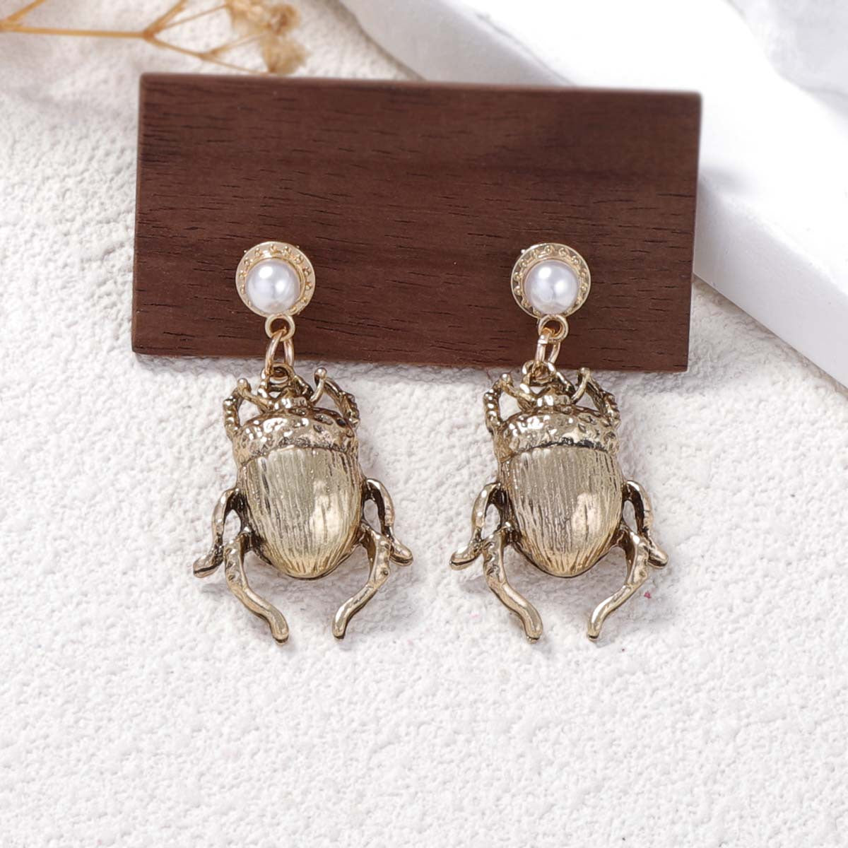 Classic Pearl Earring with Timeless Appeal