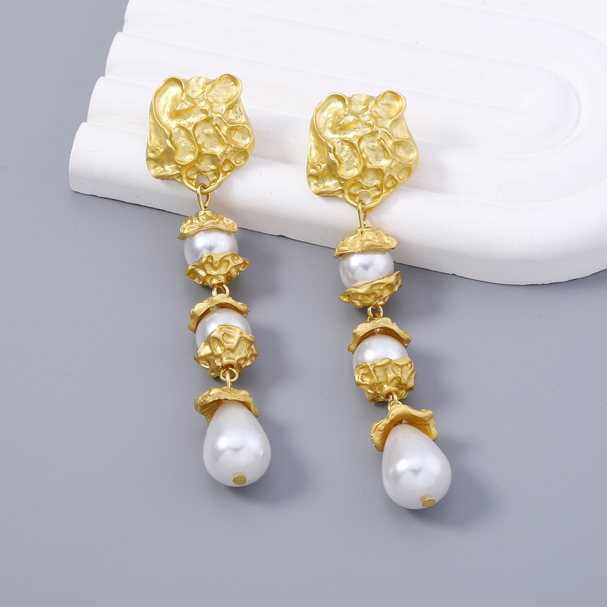 Romantic Pearl Earring for Special Moments