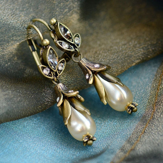 Beautiful Pearl Earring with Unique Style