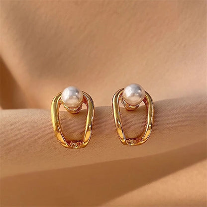 Charming Pearl Earring for Any Occasion