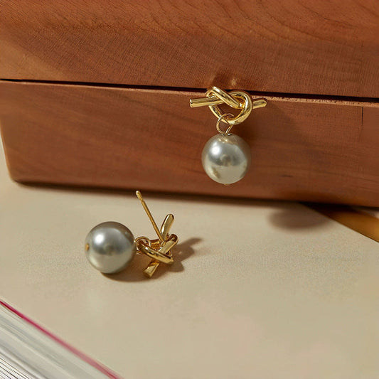 Beautiful Pearl Earring with Unique Style