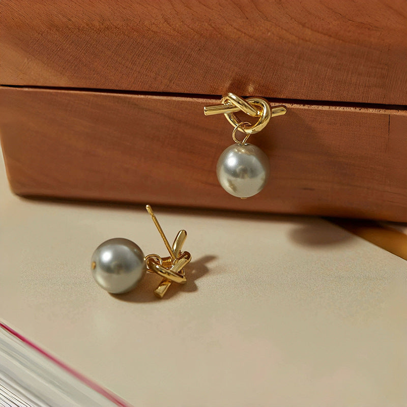 Beautiful Pearl Earring with Unique Style