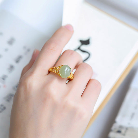 Classic Gold Ring with Timeless Appeal