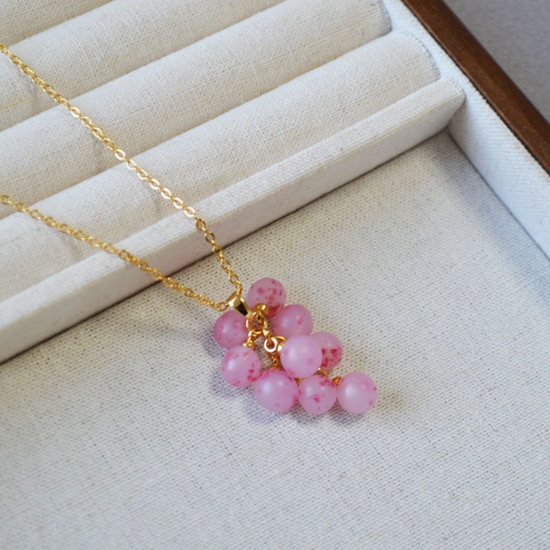 Classic Pearl Necklace with Timeless Appeal